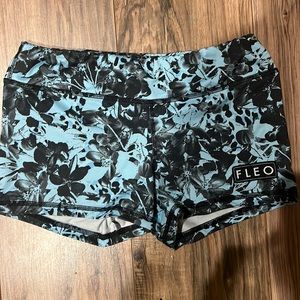 Fleo 3.25 botanical shorts
